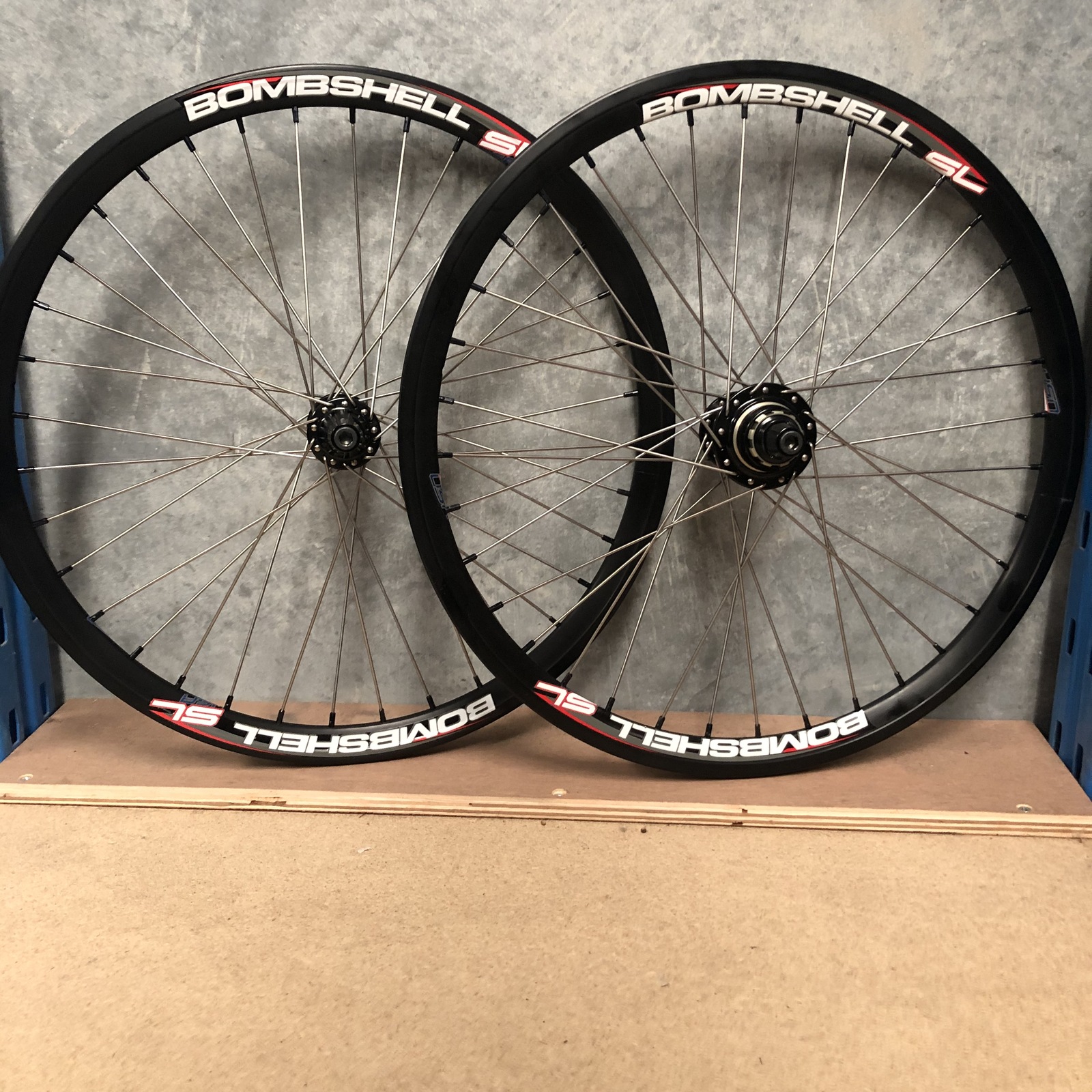 bombshell wheelset